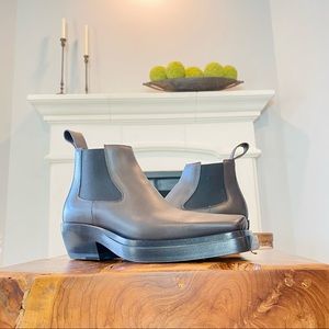 Bottega Veneta Lean Square Toe Boots Unisex